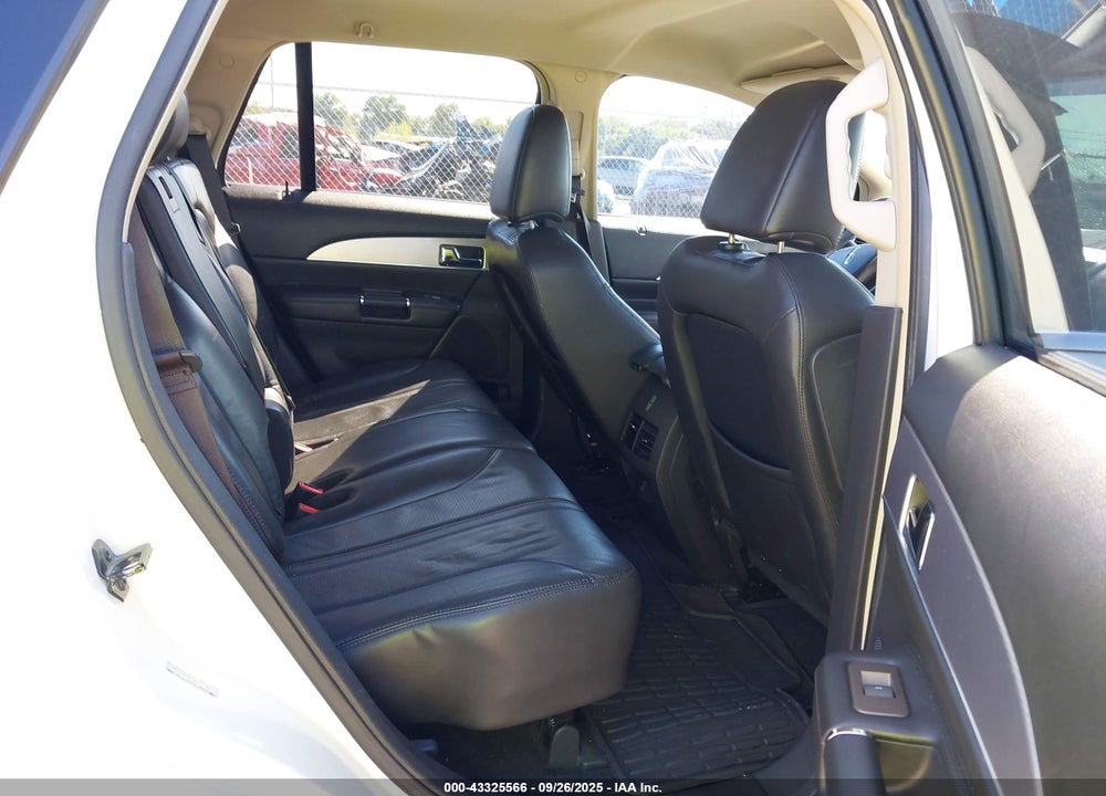 2011 LINCOLN MKX VIN: 2LMDJ6JK9BBJ05428