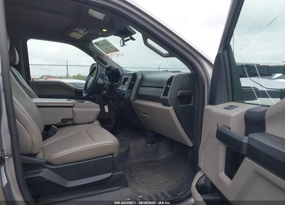 2020 FORD F-550 CHASSIS XL VIN: 1FDUF5GN0LEE10783