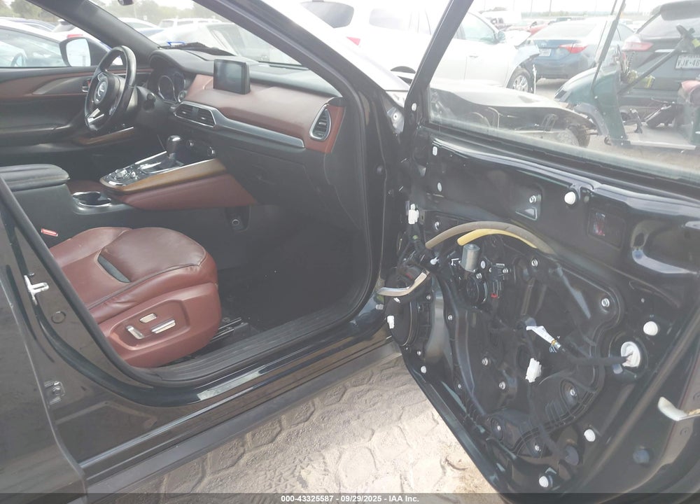 2018 MAZDA CX-9 SIGNATURE VIN: JM3TCBEY4J0200080