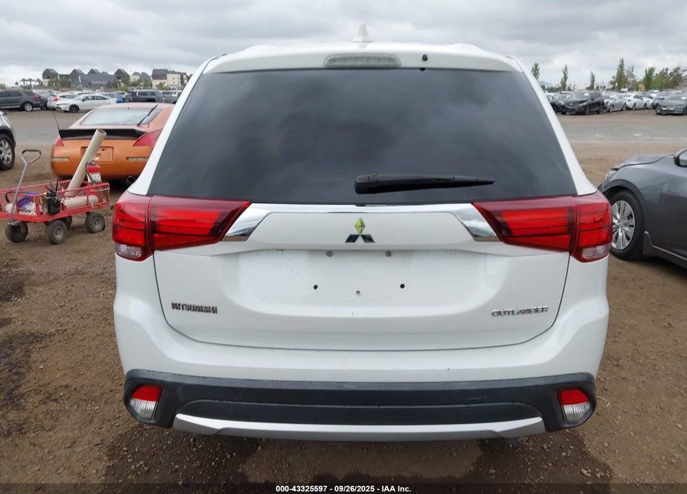 2017 MITSUBISHI OUTLANDER VIN: JA4AD2A37HZ068195
