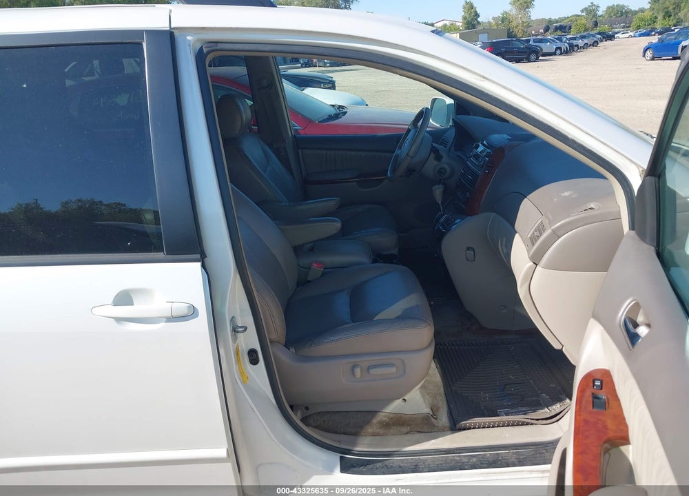 2005 TOYOTA SIENNA XLE VIN: 5TDZA22C25S274439