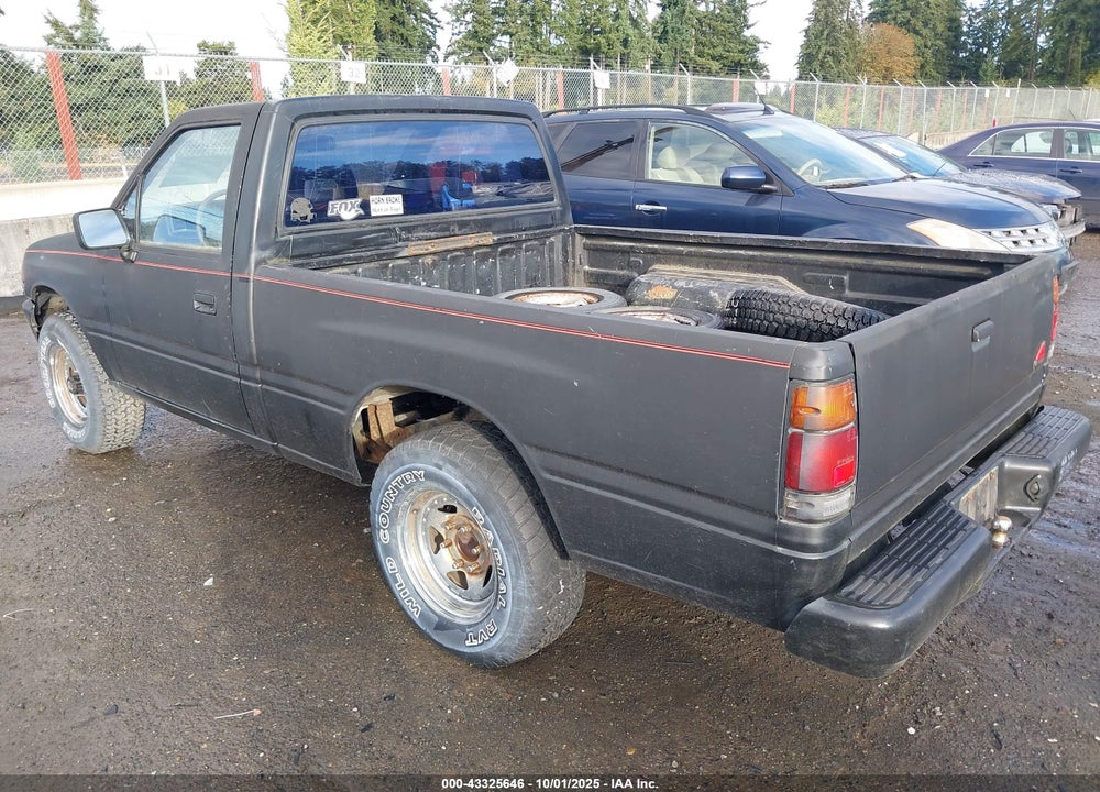 1991 ISUZU CONVENTIONAL SHORT WHEELBASE VIN: 4S1CR11ZXM4215835