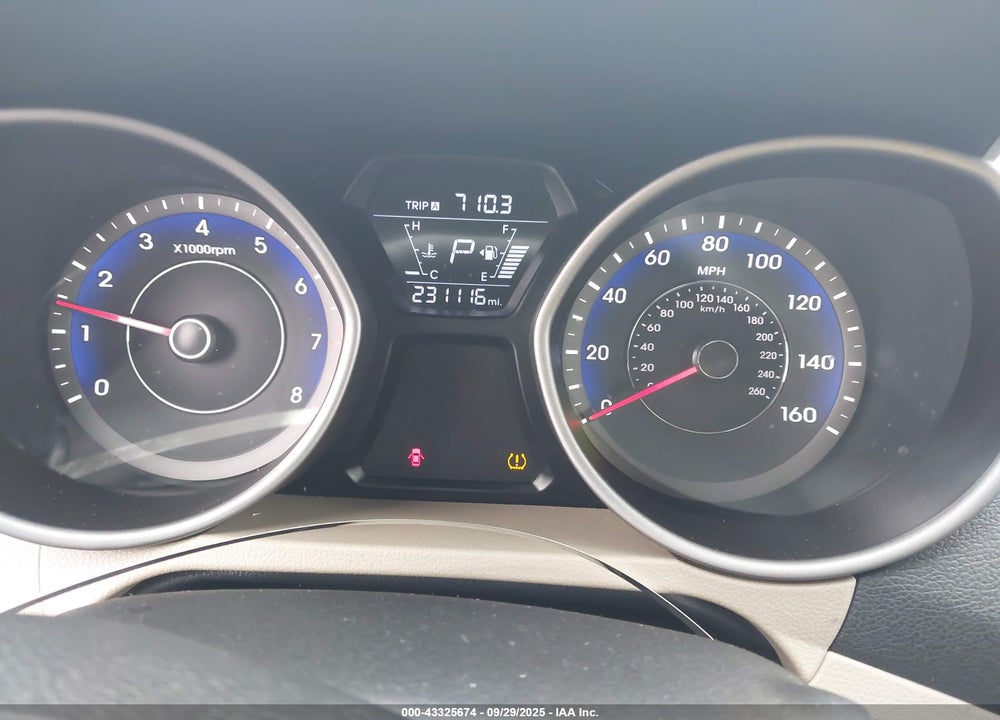 2015 HYUNDAI ELANTRA VIN: KMHDH4AE6FU261285