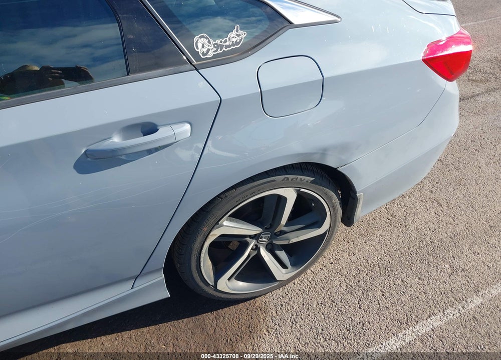 2022 HONDA ACCORD VIN: 1HGCV1F37NA062262