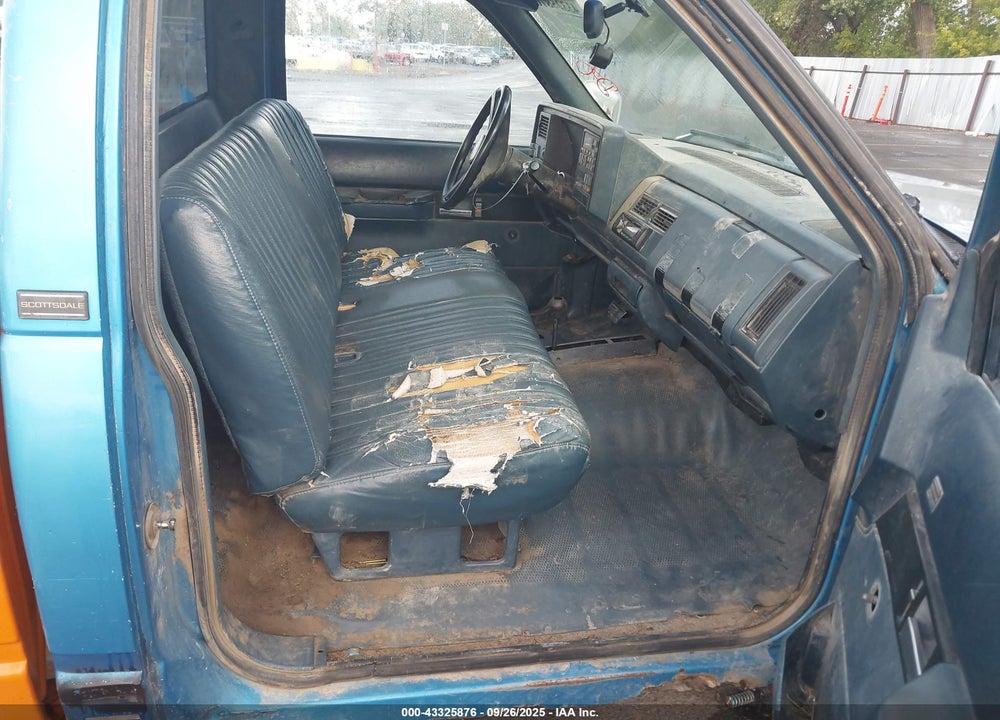 1991 CHEVROLET GMT-400 K2500 VIN: 1GCFK24K6MZ160977