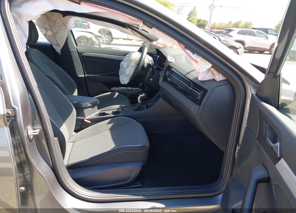 2025 VOLKSWAGEN JETTA VIN: 3VWBX7BU1SM028450