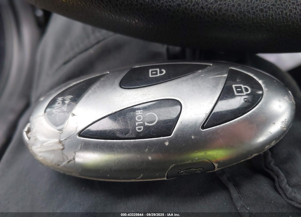 2024 HYUNDAI SONATA VIN: KMHL64JA3RA393053