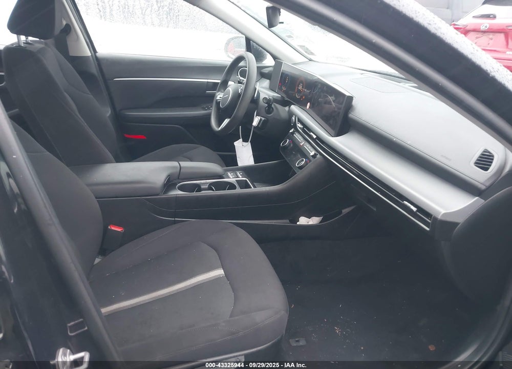2024 HYUNDAI SONATA VIN: KMHL64JA3RA393053