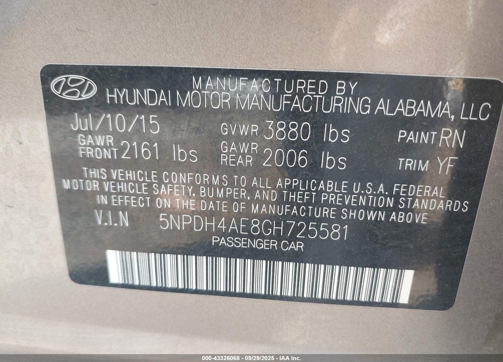2016 HYUNDAI ELANTRA VIN: 5NPDH4AE8GH725581