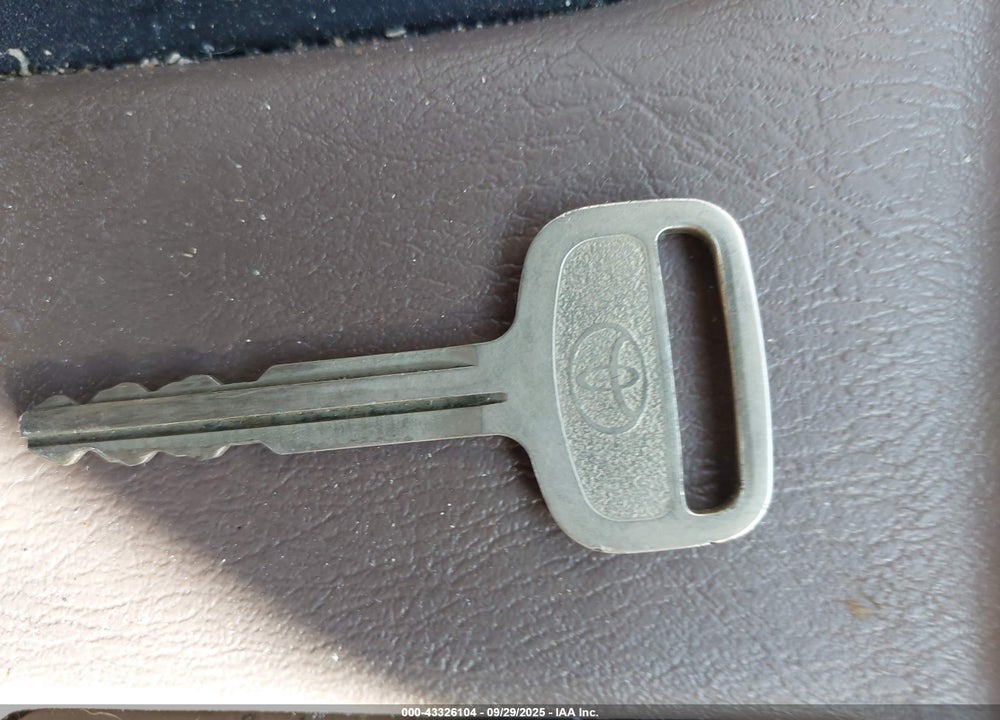 1997 TOYOTA CAMRY LE V6 VIN: 4T1BF22K5VU922079