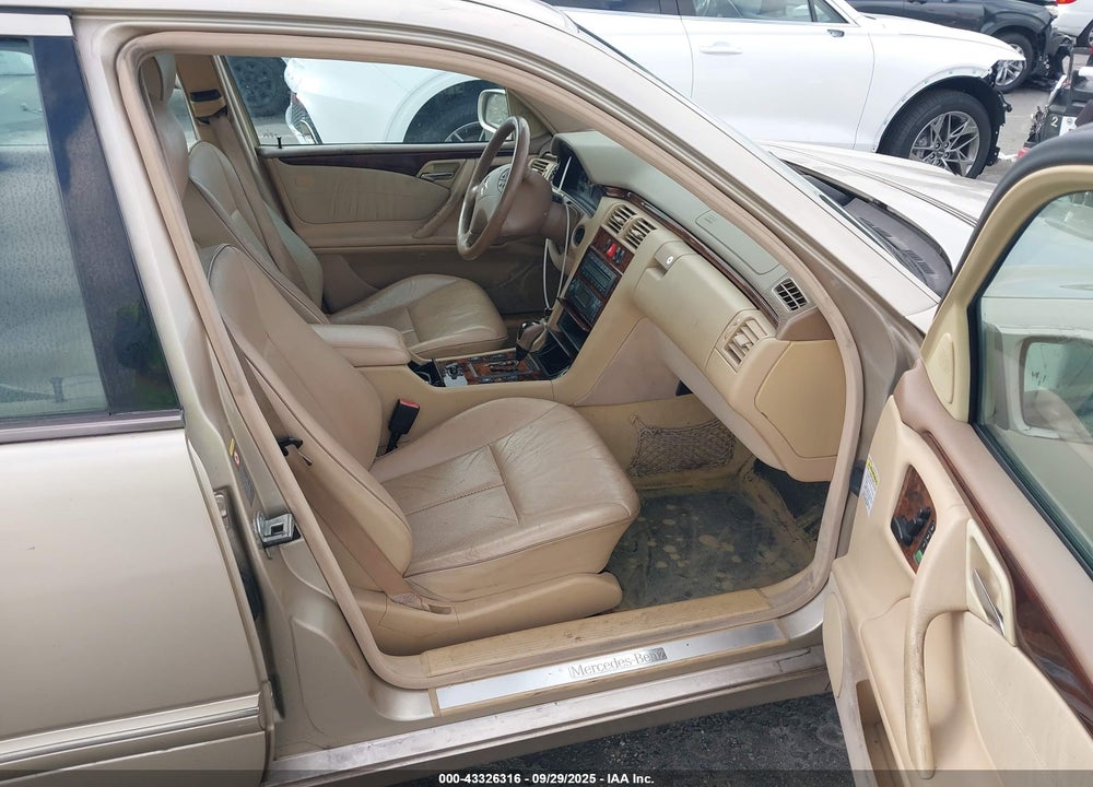 2001 MERCEDES-BENZ E 320 VIN: WDBJF65J81B279628
