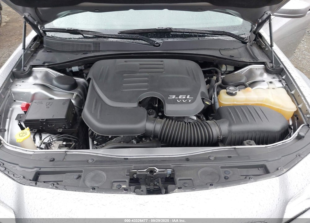 2016 CHRYSLER 300 LIMITED VIN: 2C3CCAAG4GH219513
