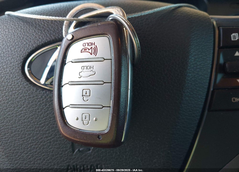 2015 HYUNDAI SONATA VIN: 5NPE34AF8FH215449