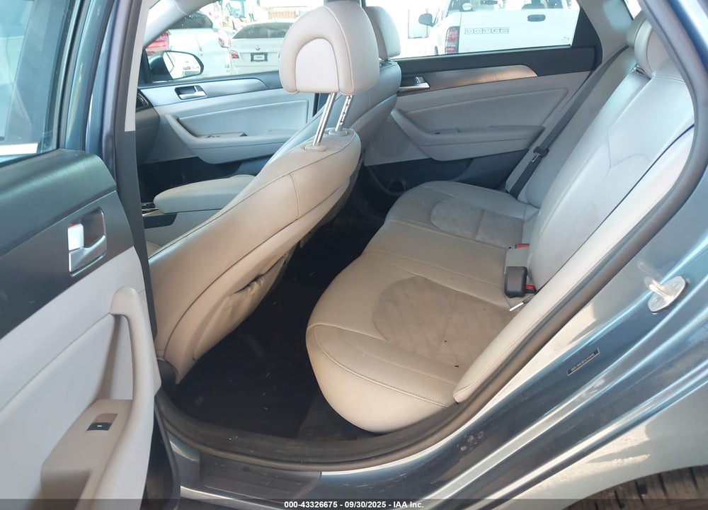 2015 HYUNDAI SONATA VIN: 5NPE34AF8FH215449