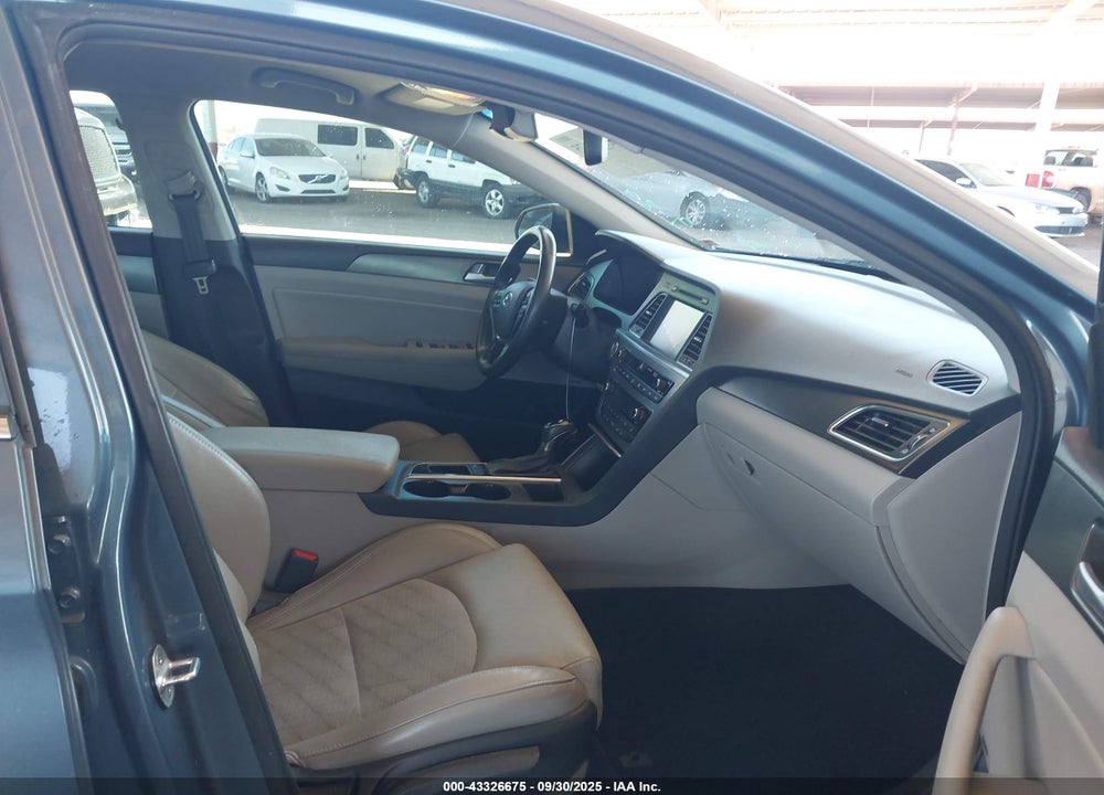 2015 HYUNDAI SONATA VIN: 5NPE34AF8FH215449