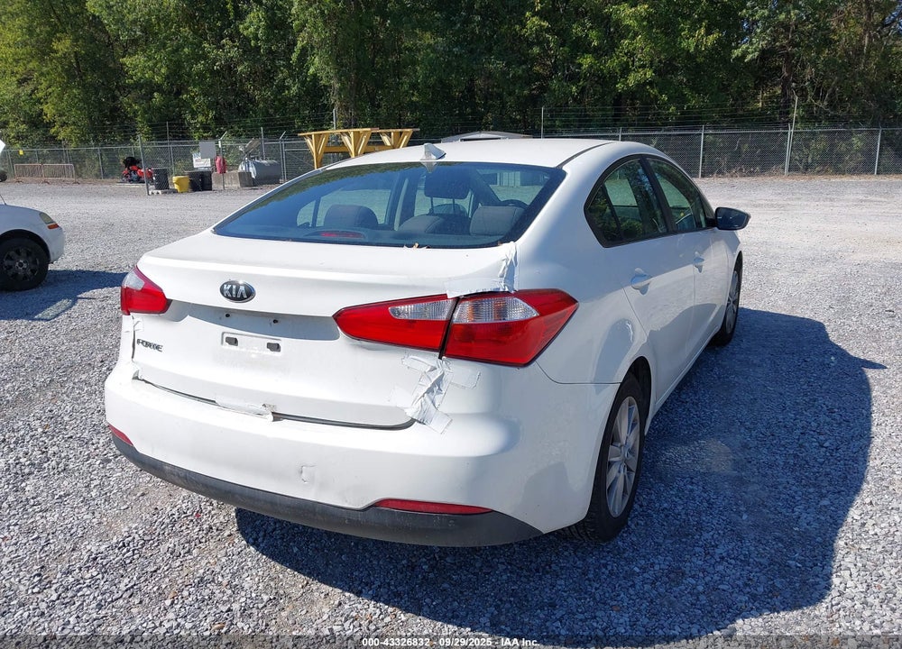 2015 KIA FORTE VIN: KNAFX4A64F5367895