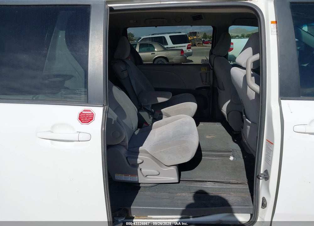 2016 TOYOTA SIENNA LE 8 PASSENGER VIN: 5TDKK3DC9GS697457