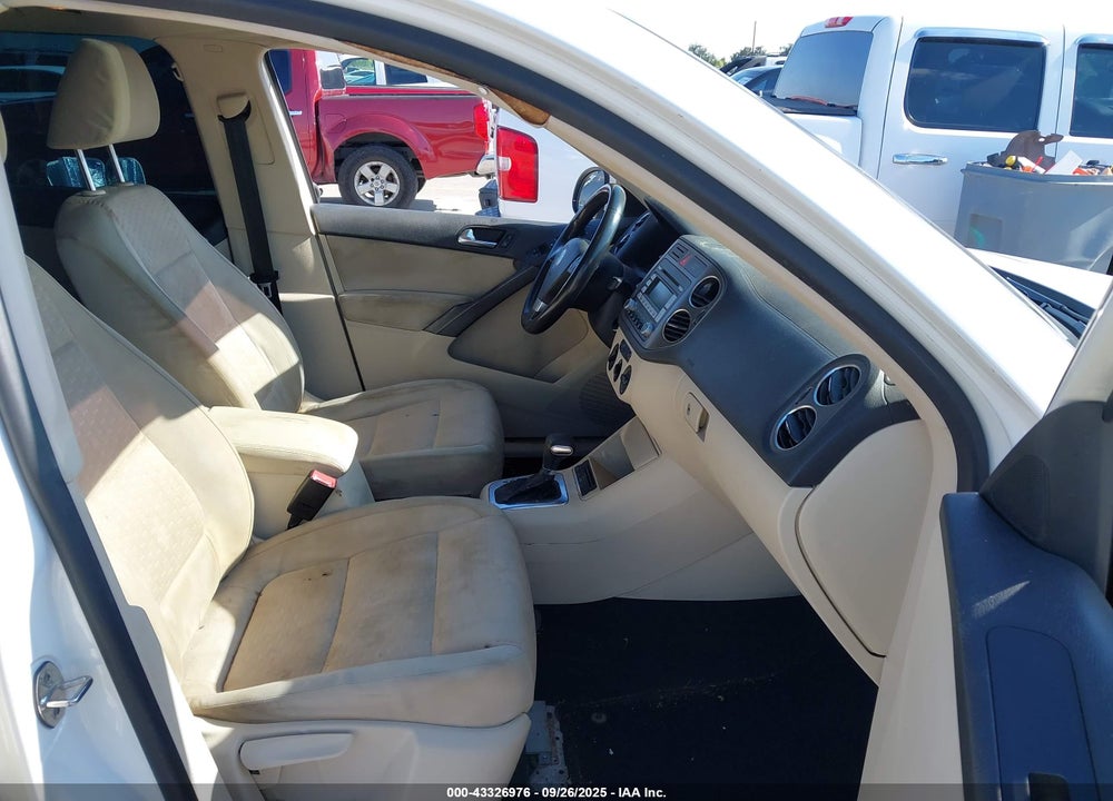 2009 VOLKSWAGEN TIGUAN VIN: WVGAV75N99W526152