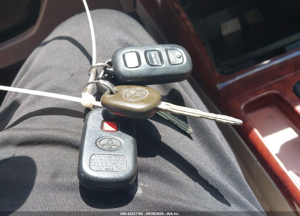 2005 TOYOTA CAMRY XLE V6 VIN: JTDBF32K850164577