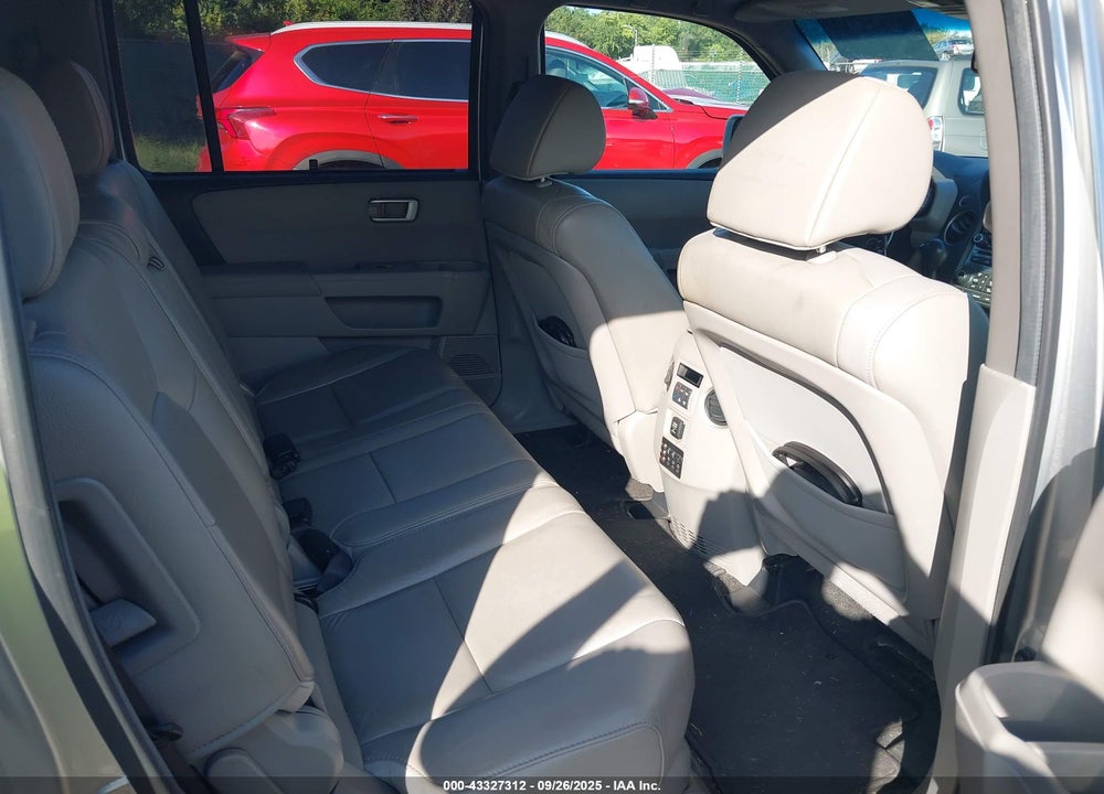 2012 HONDA PILOT VIN: 5FNYF4H92CB014225