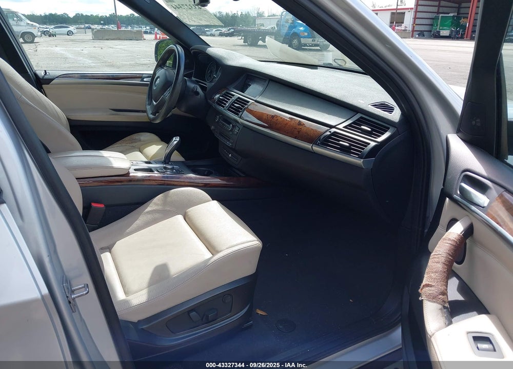2012 BMW X5 VIN: 5UXZW0C5XCL664613