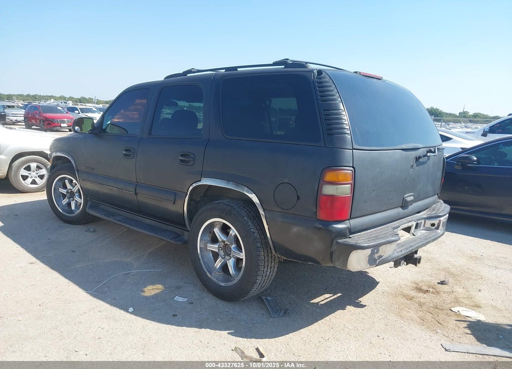 2002 CHEVROLET TAHOE VIN: 1GNEC13Z02R285446