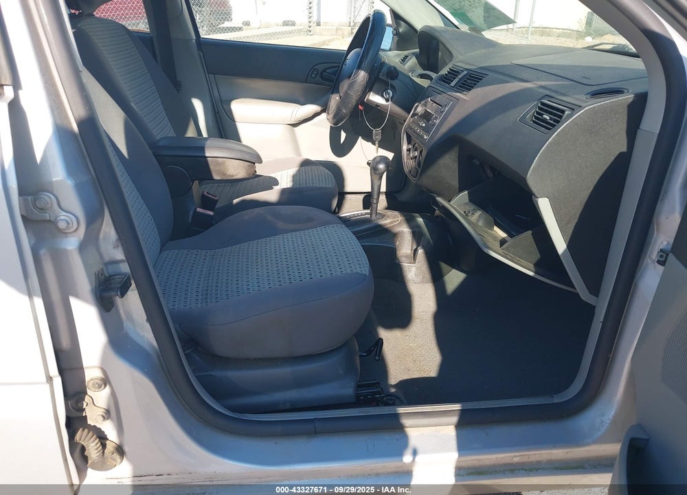 2007 FORD FOCUS VIN: 1FAFP34N57W366000
