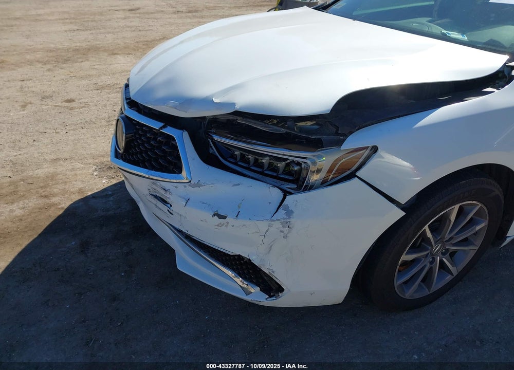 2018 ACURA TLX VIN: 19UUB1F33JA005922
