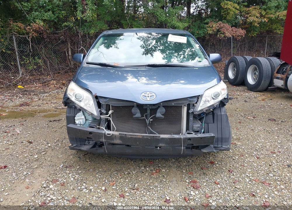 2013 TOYOTA SIENNA LE V6 8 PASSENGER VIN: 5TDKK3DC5DS387611