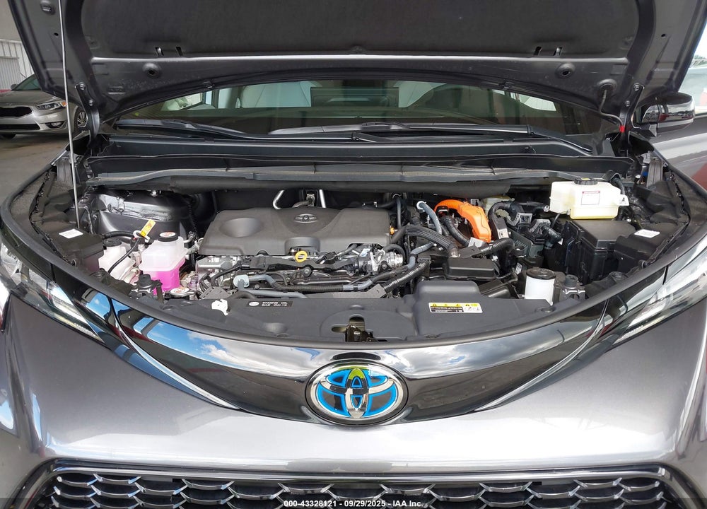 2025 TOYOTA SIENNA XSE VIN: 5TDXSKFC4SS206251