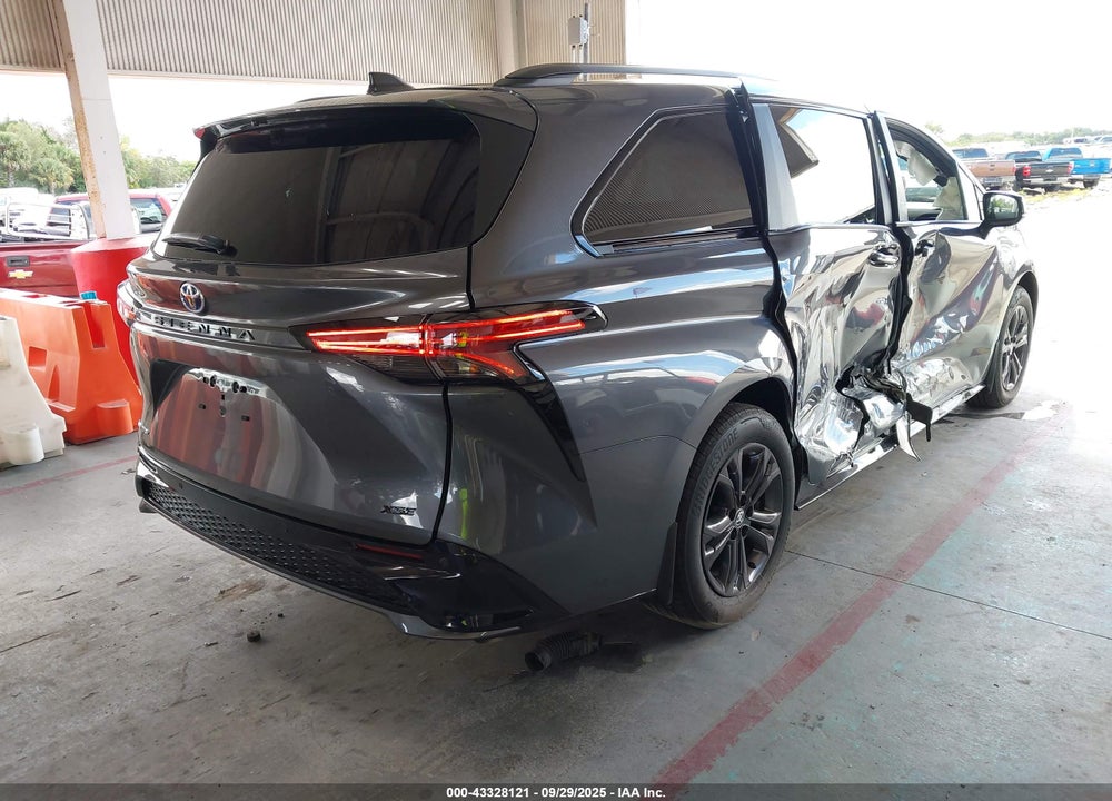 2025 TOYOTA SIENNA XSE VIN: 5TDXSKFC4SS206251