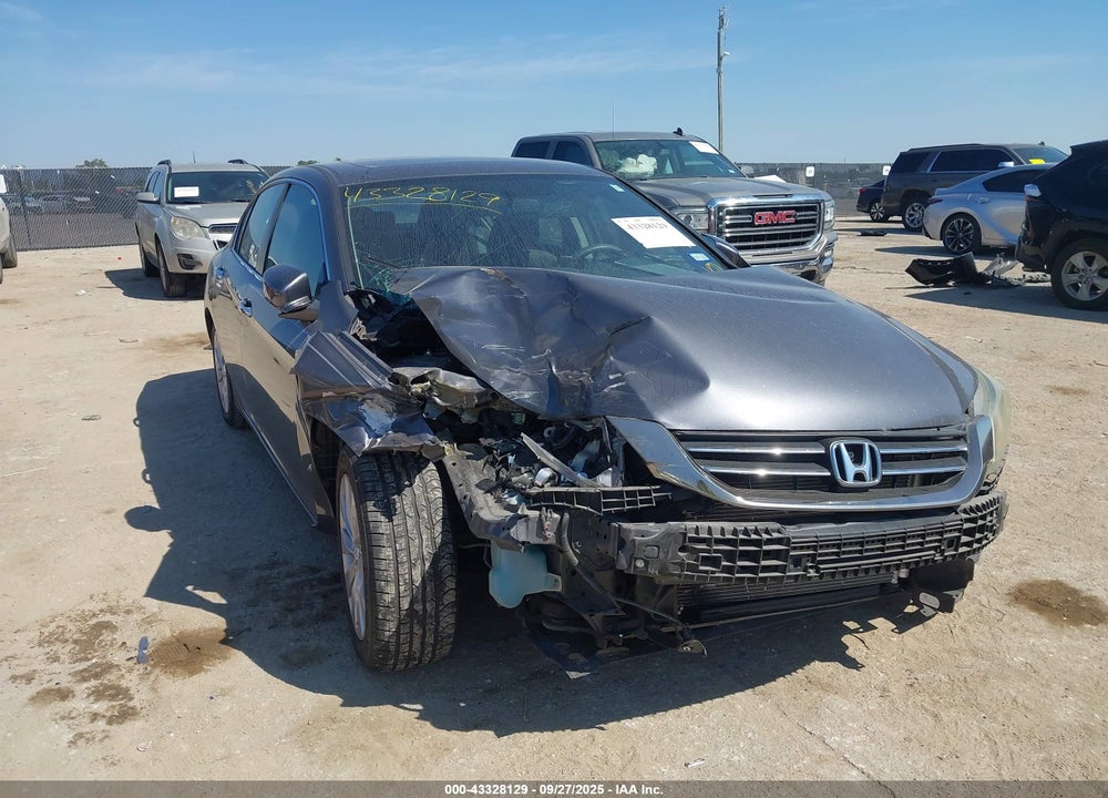 2013 HONDA ACCORD EX VIN: 1HGCR2F76DA084474