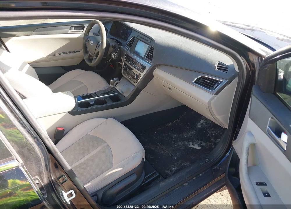 2017 HYUNDAI SONATA VIN: 5NPE24AF3HH500310