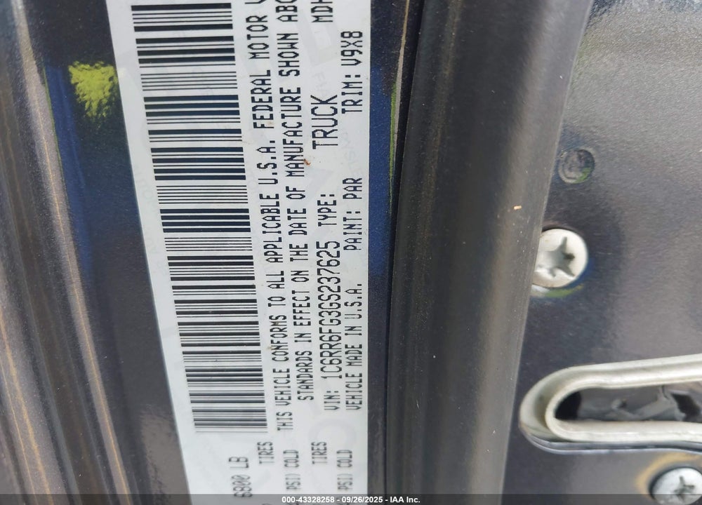 2016 RAM 1500 VIN: 1C6RR6FG3GS237625