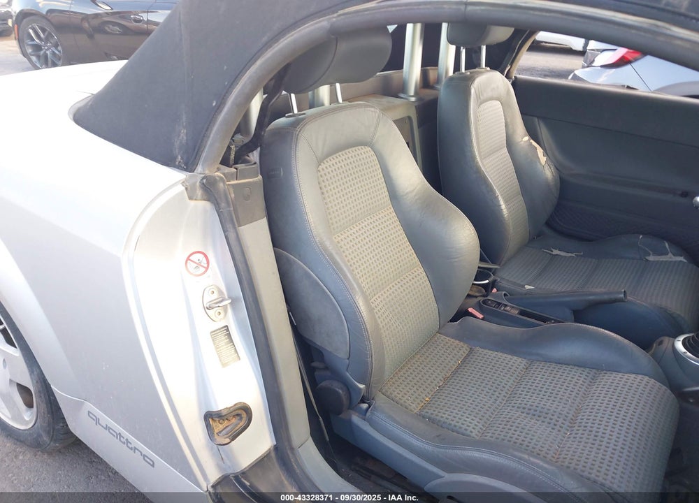 2001 AUDI TT VIN: TRUUT28N311007496