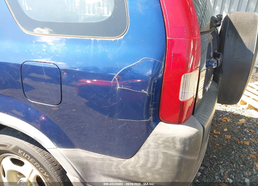2004 HONDA CR-V LX VIN: JHLRD684X4C017773