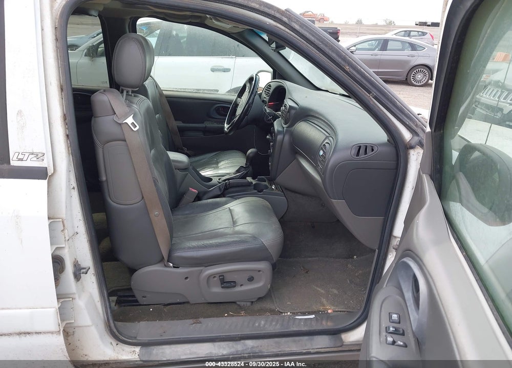 2003 CHEVROLET TRAILBLAZER LTZ VIN: 1GNDT13S232376551
