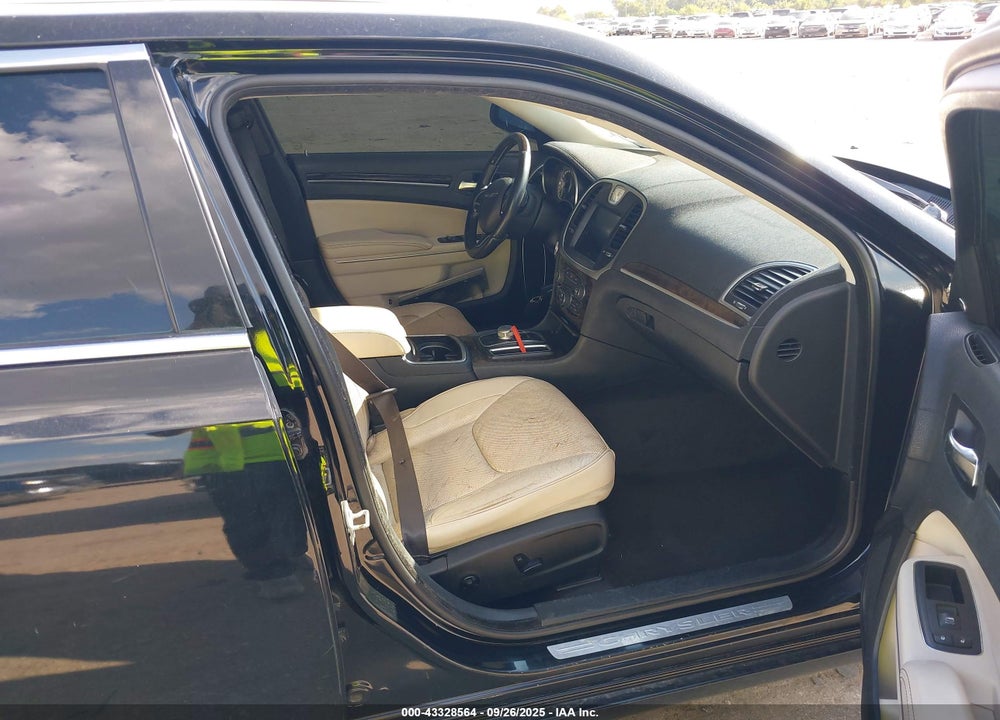 2016 CHRYSLER 300C VIN: 2C3CCAEG5GH151636