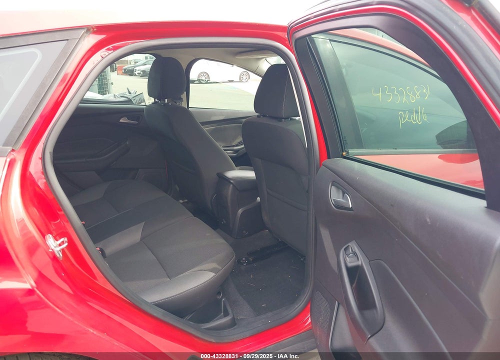 2014 FORD FOCUS VIN: 1FADP3K2XEL448318