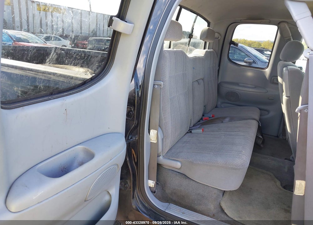 2002 TOYOTA TUNDRA SR5 V8 VIN: 5TBBT44132S275820