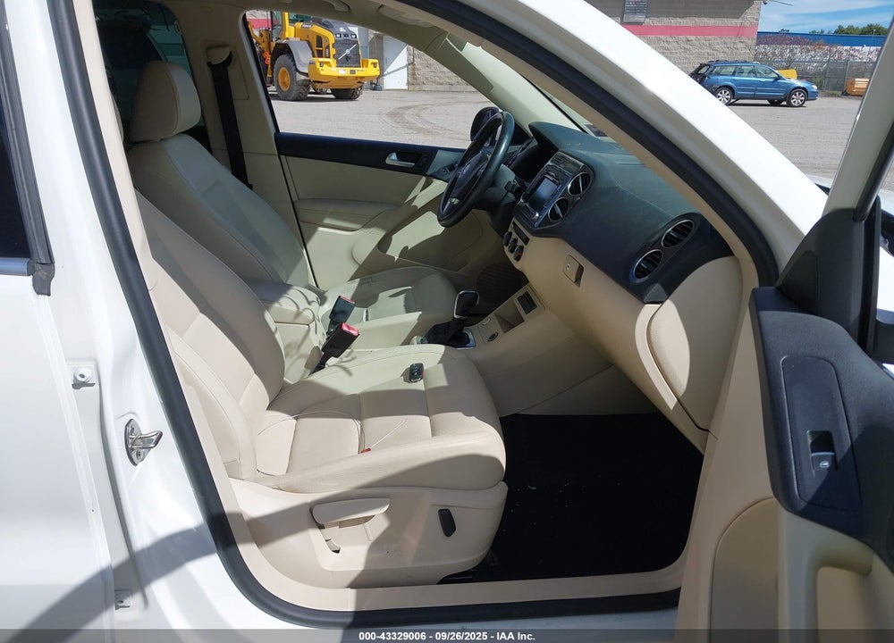 2014 VOLKSWAGEN TIGUAN VIN: WVGAV3AX7EW533501