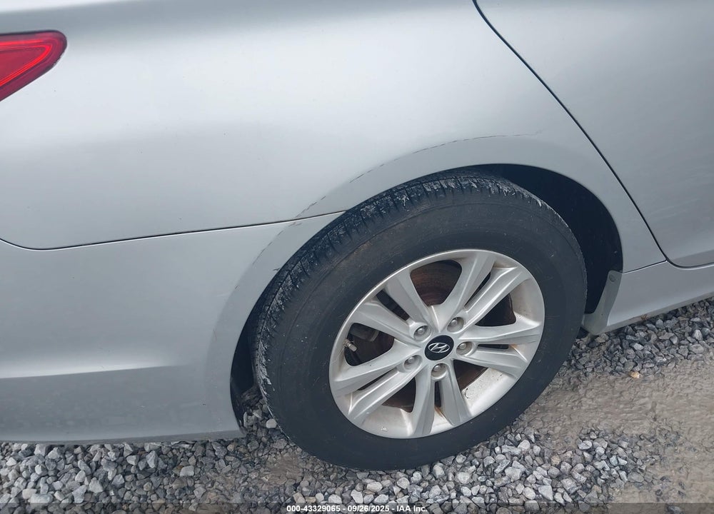 2013 HYUNDAI SONATA GLS VIN: 5NPEB4AC6DH507025