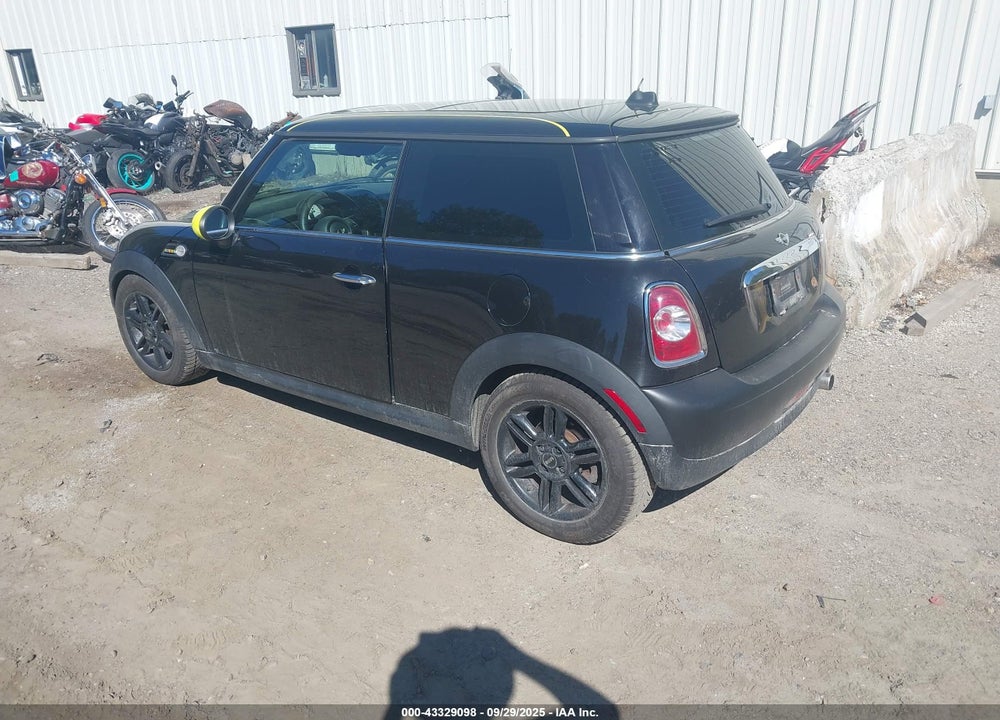 2013 MINI HARDTOP VIN: WMWSU3C53DT689023