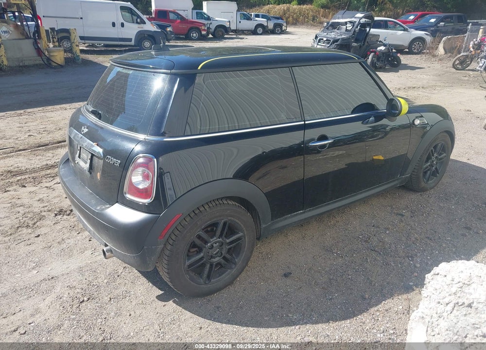 2013 MINI HARDTOP VIN: WMWSU3C53DT689023