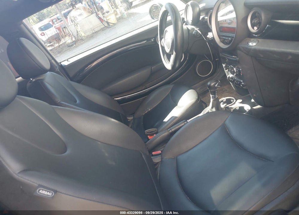 2013 MINI HARDTOP VIN: WMWSU3C53DT689023