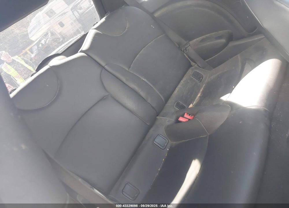 2013 MINI HARDTOP VIN: WMWSU3C53DT689023