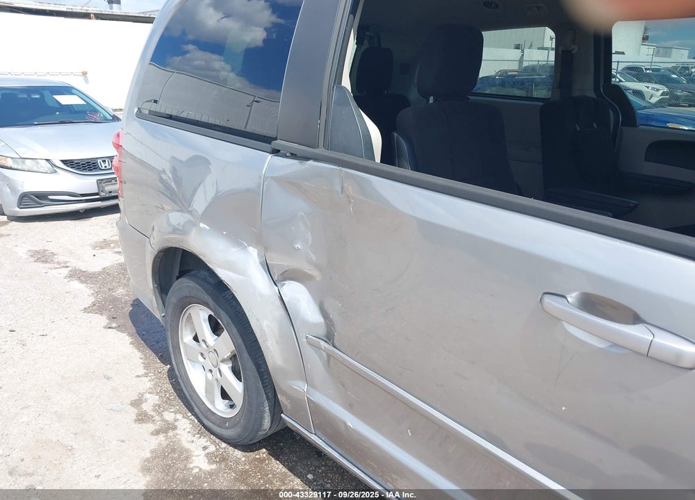 2013 DODGE GRAND CARAVAN SXT VIN: 2C4RDGCG7DR582137