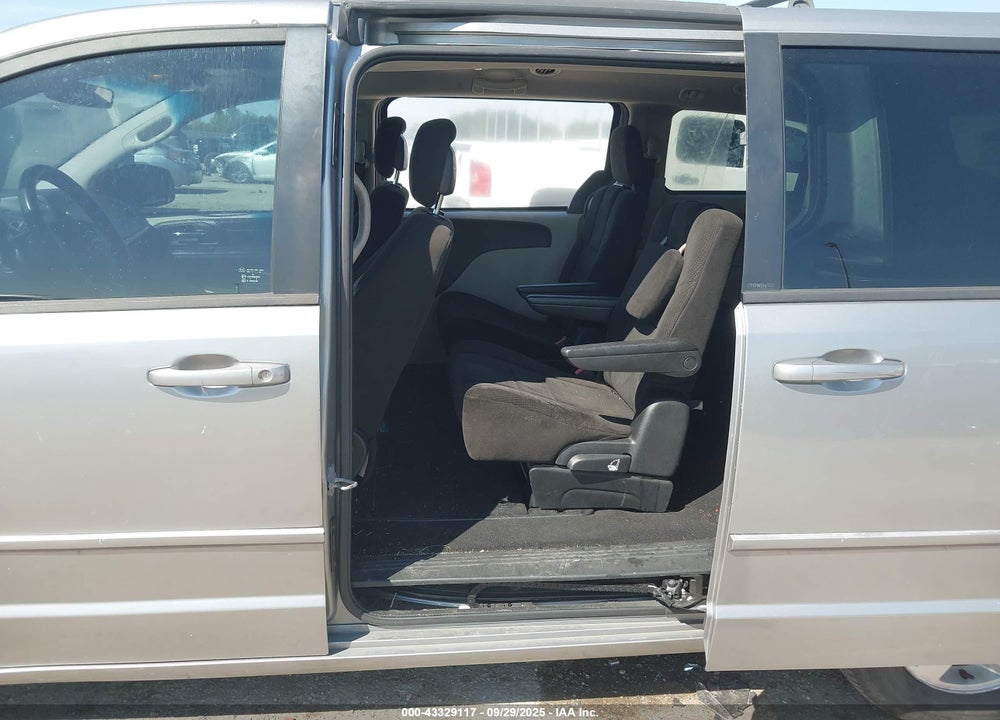 2013 DODGE GRAND CARAVAN SXT VIN: 2C4RDGCG7DR582137