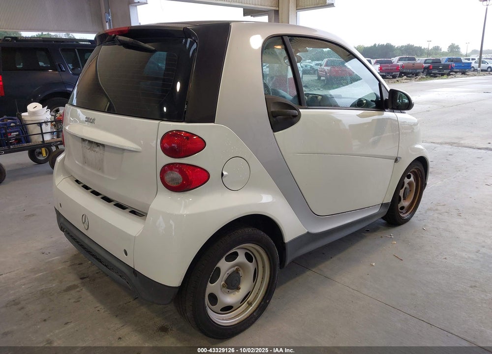 2014 SMART FORTWO VIN: WMEEJ3BA8EK769921