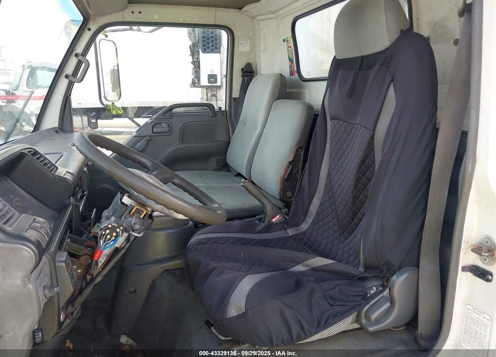 2003 ISUZU NPR VIN: JALC4B14437000155